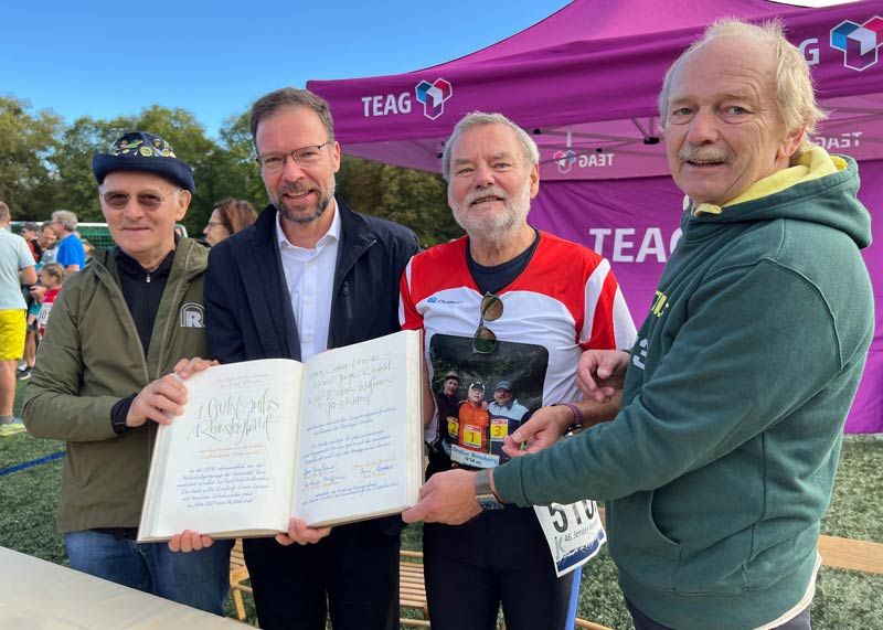 v.l.n.r. Hans-Georg Kremer, OB Thomas Nitzsche, Wolf-Dieter Wolfram und Jens Wötzel.