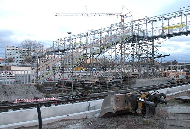 Die Brücke soll noch vor Einbruch des Winters verschwinden.