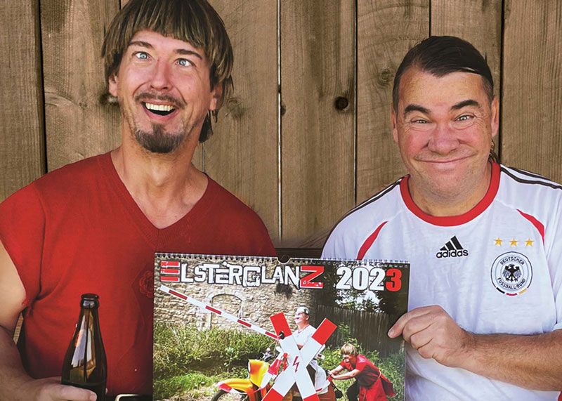 Jenaer Nachrichten – Blödel-Duo „Elsterglanz“ signiert Kalender in Jena