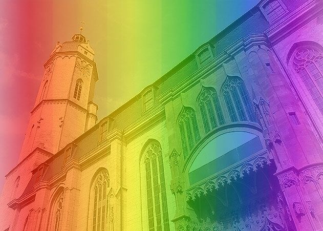 Zum weltweiten digitalen Christopher Street Day soll auch die Jenaer Stadtkiche in Regenbogenfarben erstrahlen.