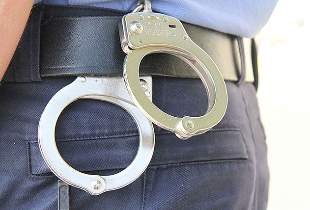 In Stadtroda hat die Polizei einen Einbrecher auf frischer Tat ertappt.