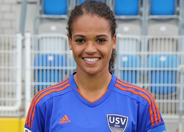 Rachel Melhado erzielt in der 24. Minute den FF USV Jena den einzigen Treffer in der Auswärtspartie gegen den FC Bayern. Endstand 5:1 für München..