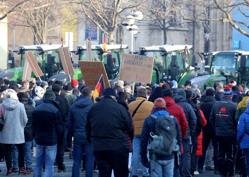 Höhepunkt der Proteste am Mittwoch in Jena war eine Kundgebung auf dem Eichplatz.