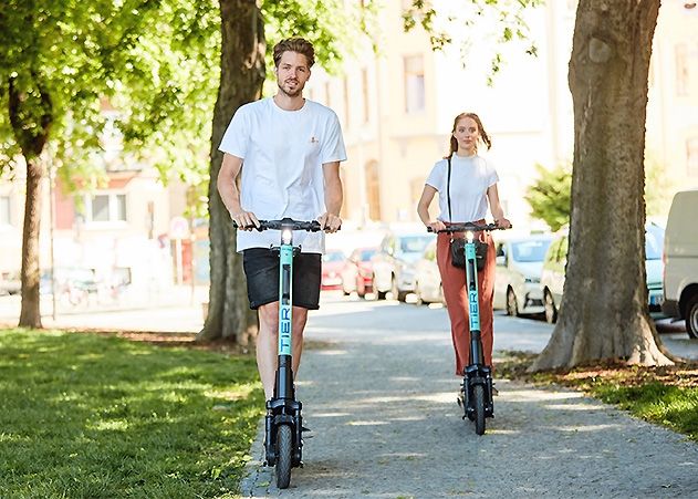 In Deutschland sind die TIER E-Scooter derzeit in über 50 Städten unterwegs – von Flensburg bis Ulm und von Aachen über Kassel bis Berlin.