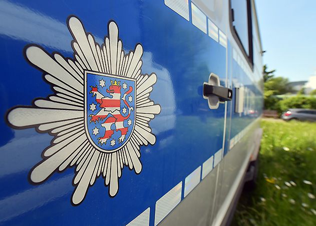 Ein verdächtiger Gegenstand in der Saale löste einen Polizei- und Feuerwehreinsatz aus.