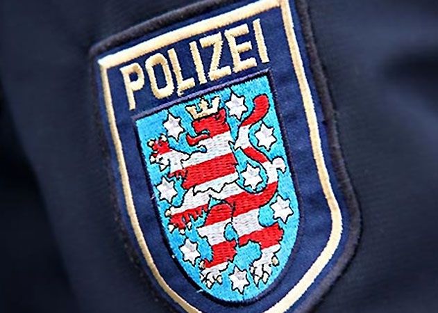 Unbeabsichtigter Schuss verletzt mutmaßlichen Autodieb im Saale Holzland Kreis.