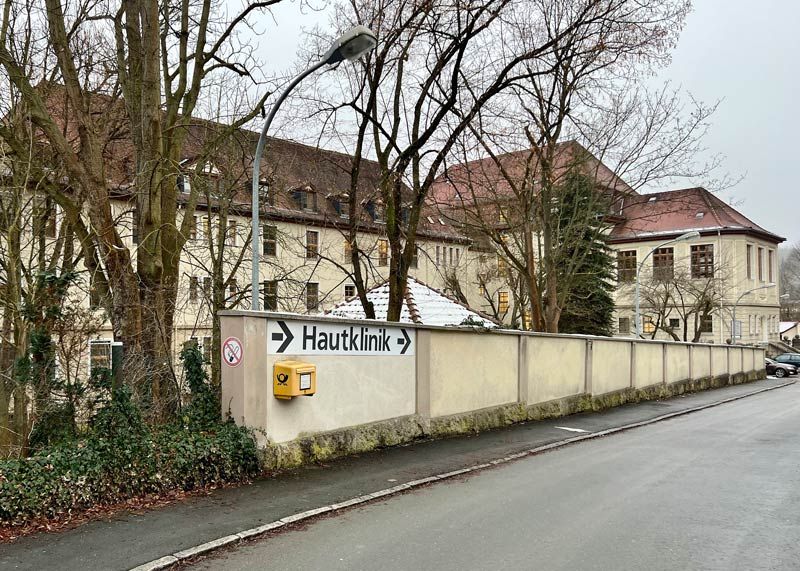 Nach Umbauarbeiten soll die ehemalige Hautklinik als Flüchtlingsunterkunft genutzt werden.