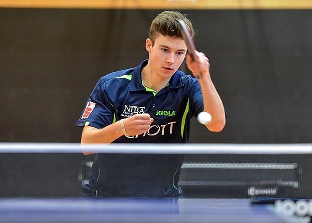 Aufschlag zur neuen Saison: Der SV SCHOTT empängt am Samstag den TTC Wohlbach. Im Bild Leonard Süß.