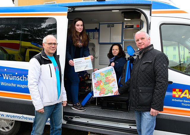 v.li. Thomas Jüttner (Kreishandwerksmeister), Lisa Scholz (ASB-Geschäftsstelle Jena), Inka Frisch (ASB-Geschäftsstellenleiterin) und Uwe Lübbert (Geschäftsführer Kreishandwerkerschaft).