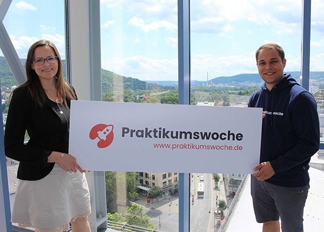 Sind begeistert vom Erfolg der ersten Praktikumswoche Jena: Daniela Drilltzsch (JenaWirtschaft) und Malte Bürger (stafftastic GmbH).