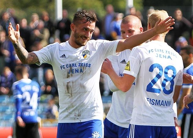 Robin Krauße wechselt mit sofortiger Wirkung zum Zweitligisten SC Paderborn.