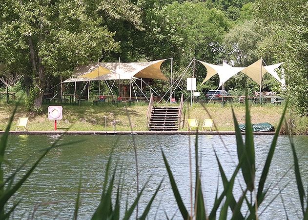 Hervorragend geeignet für ein sommerliches Picknick im Grünen: Die Strandbar „Strandschleicher“.