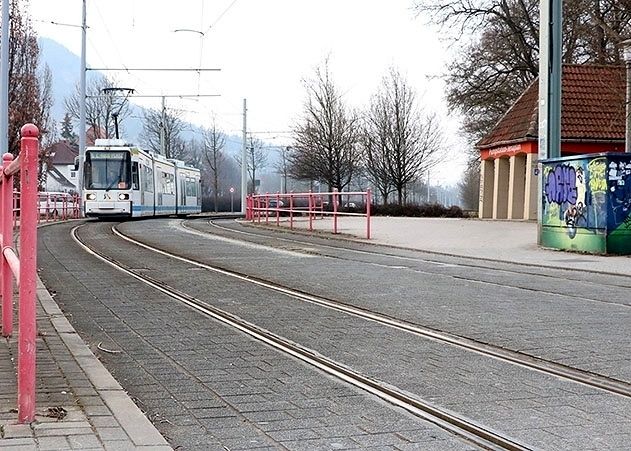 Die Straßenbahnverbindung zwischen Jenas Innenstadt und Burgau ist derzeit unterbrochen.