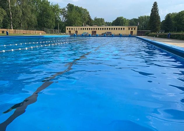 Das Freibad in Kahla lädt am Samstag zum nächtlichen Badespaß ein.