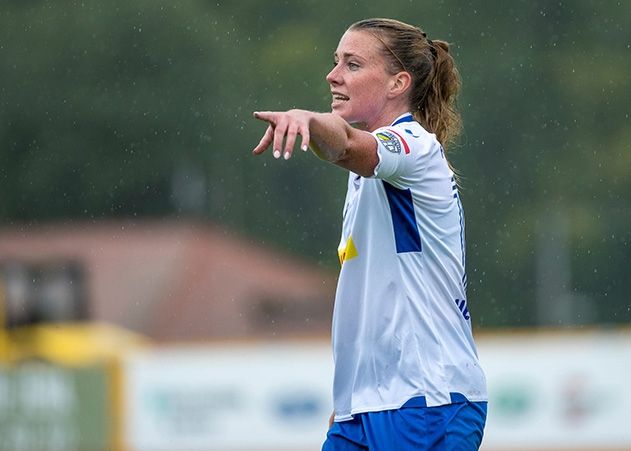 Das FCC-Frauen-Team um Kapitänin Anja Heuschkel hofft in Potsdam zu punkten.