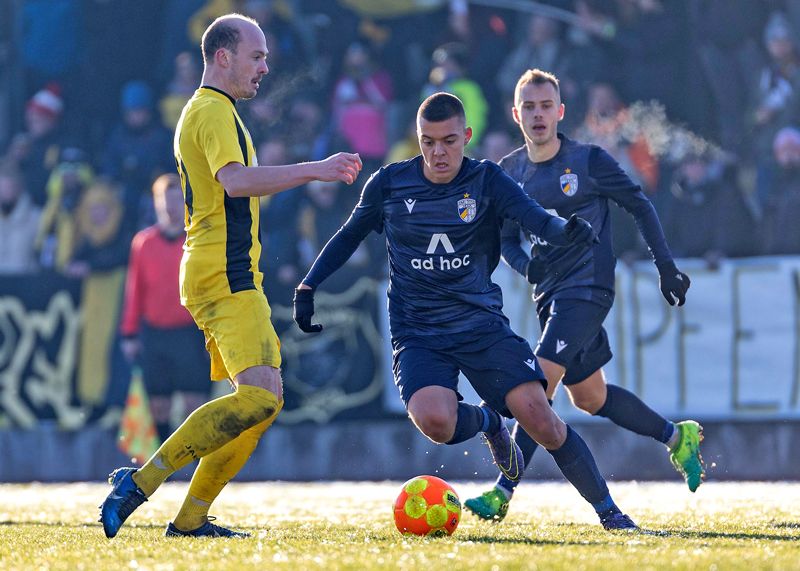 Jenas FCC-Spieler Oleksii Ohurtsov wechselt bis zum Ende der Saison nach Halle.