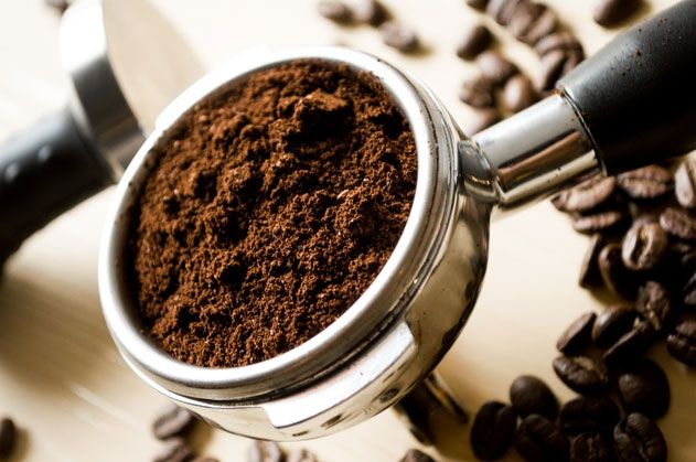 Viele empfinden den „Rausch“ des Kaffees als angenehm, weil sie sich besser konzentrieren können und einen kreativen Schub bei ihrer Arbeit erleben.