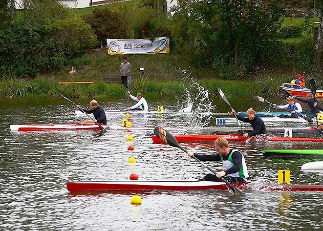 Martin Schubert vom USV Jena holt in der Leistungsklasse K1 die Goldmedaille.