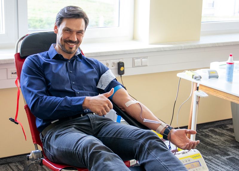 Auch Vorstandsmitglied Andreas Ruhland nahm an der zweiten betriebsinternen Blutspende-Aktion der Böttcher AG teil.