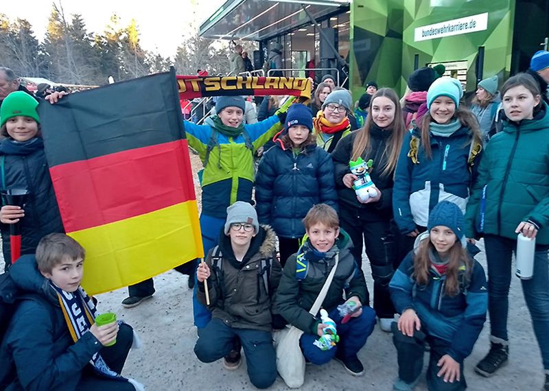 Die Sechstklässler feuerten vor allem die deutschen Starter an.