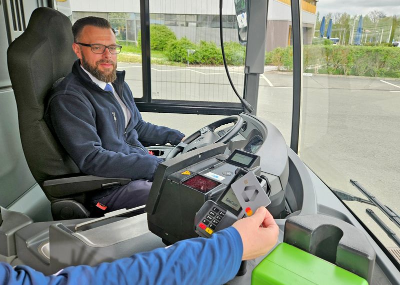 Mehr Flexibilität beim Ticketkauf in den JES-Bussen: Ab jetzt bargeldlos zahlen!