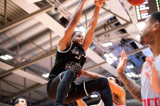 Einstand nach Maß: Neuzugang Ronald Roberts war in seinem ersten Spiel für Science City mit 19 Punkten der Topscorer für Jena.