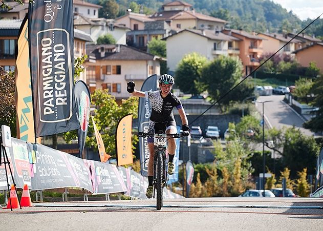 Mountainbikerin Sarah Reiners vom 1. RC Jena belegte beim Rennen in den italienischen Apenninen den 3. Platz.