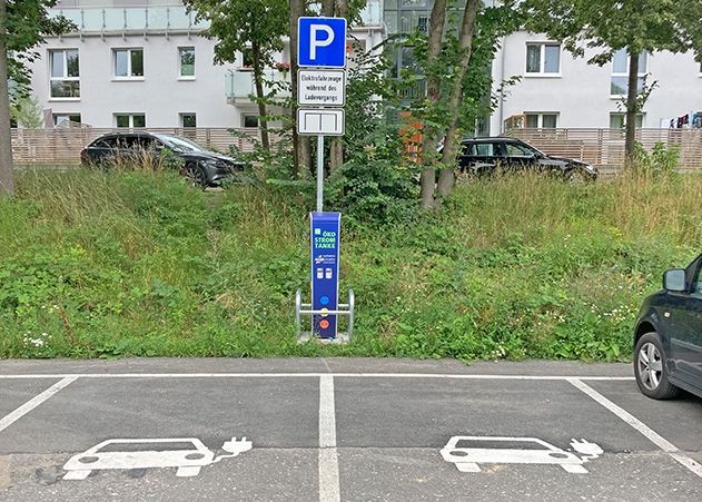 Ab sofort kann man Elektroautos auch in Jena-Ost aufladen.