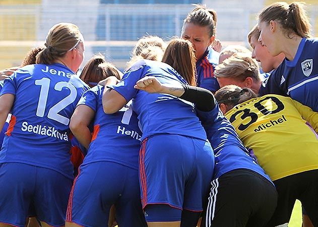 Jubel über Einzug ins Viertelfinale: Mit einem 4:0 zieht der FF USV Jena in die nächste Runde des DFB-Pokals ein.