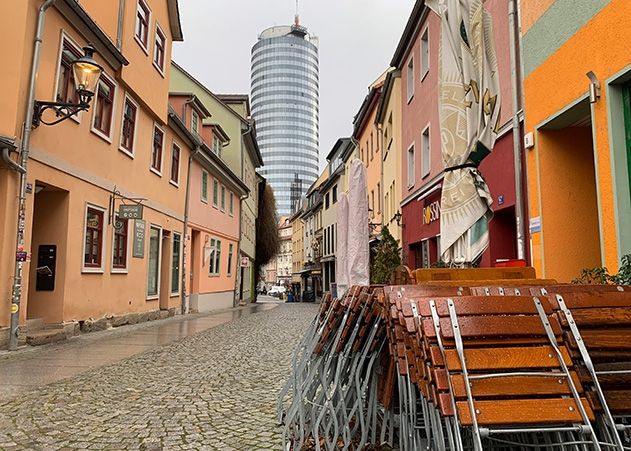 Seit Monaten ist die Kneipenmeile in der Wagnergasse leblos. Eine klare Aussicht auf Wiedereröffnung gibt es derzeit leider nicht.