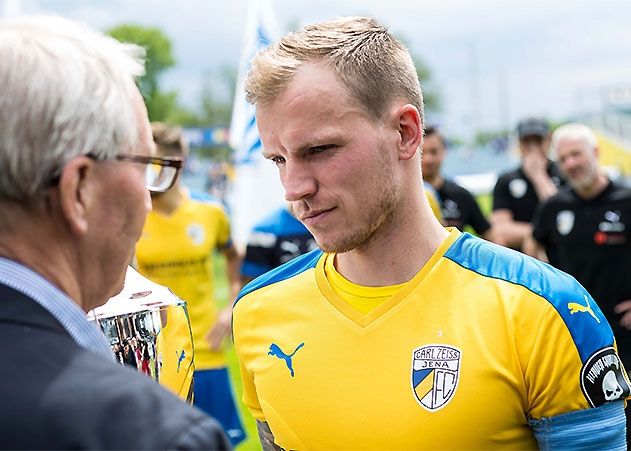 Nachdem Staffelsieg in der Regionalliga Nordost, muss FCC-Kapitän Rene Eckardt mit seiner Mannschaft am Sonntag im ersten Spiel bei Viktoria Köln antreten.