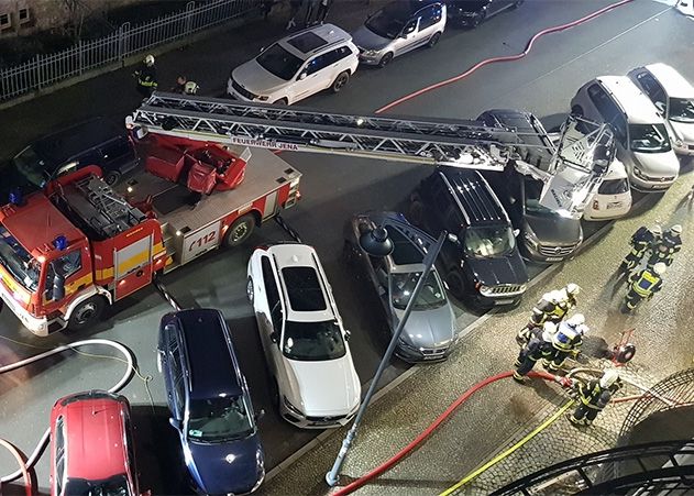 Die Jenaer Feuerwehr war nach einem Brand im Damenviertel im Großeinsatz.