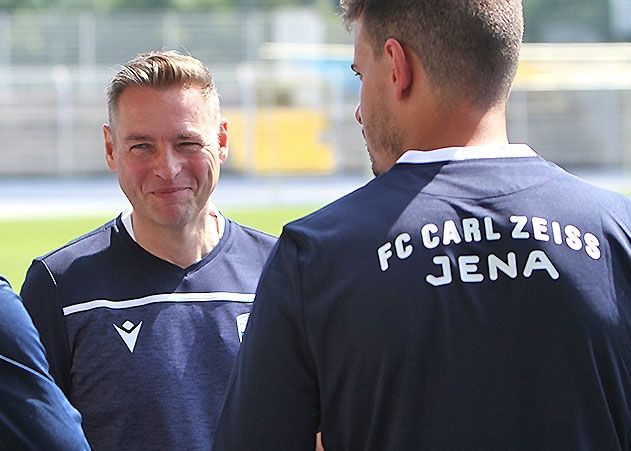 Jenas Cheftrainer Dirk Kunert hat am Samstag gegen Babelberg sein Debüt auf der FCC-Bank.