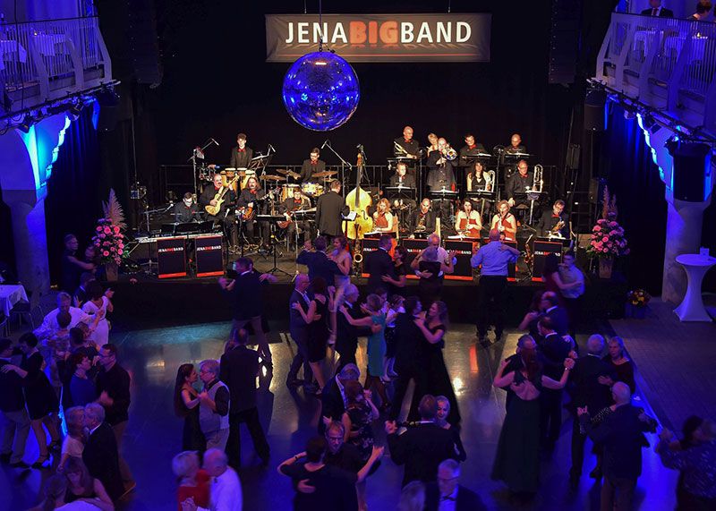 Mit bester Tanzmusik will der 15. Jenaer BigBandBall seine Gäste im Volksbad begeistern.