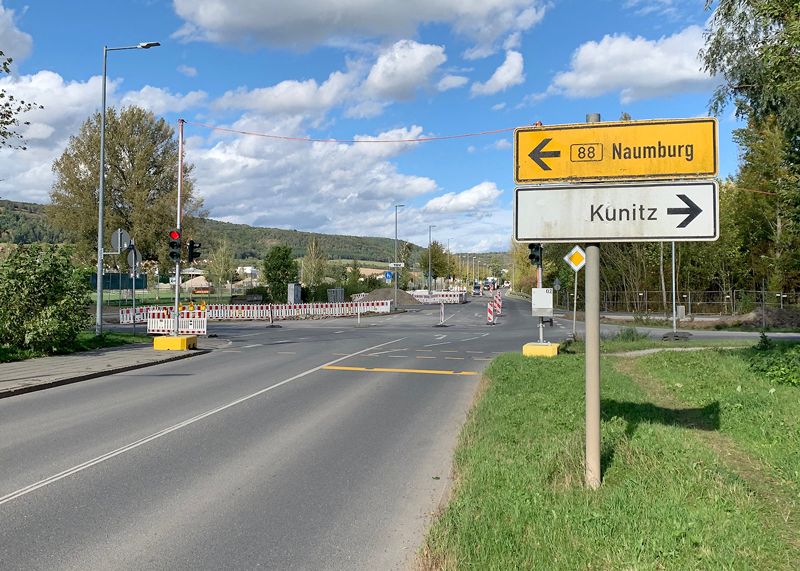 Die Kreuzung am nördlichen Ende der Wiesenstraße in Jena. Hier soll ein Kreisverkehr entstehen.