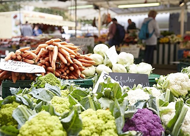 Am Dienstag, Donnerstag, Freitag und Samstag findet in Jena wieder normal der Wochenmarkt statt.