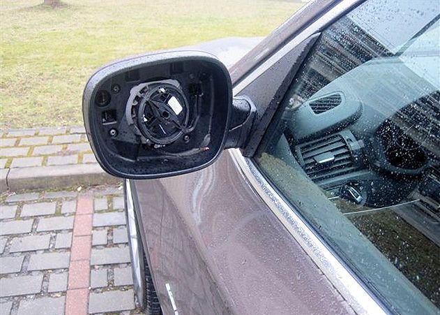 Außenspiegelgläser von Luxus-Autos werden zur Zeit in Jena gleich in Serie gestohlen.