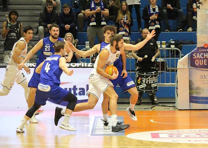 Neuzugang Adam Pechacek in seinem ersten Spiel für Jena.