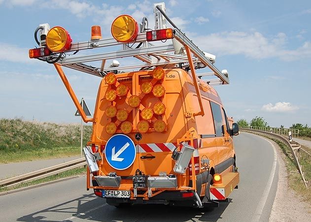 Mit diesem Spezialfahrzeug soll der Zustand des Jenaer Straßennetzes ermittelt werden.