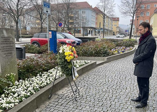 Oberbürgermeister Nitzsche gedachte der Opfer der alliierten Bombenangriffe auf Jena.