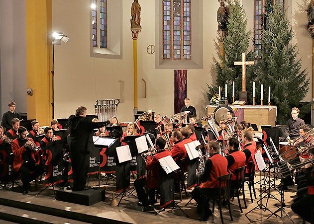 Auf den Notenpulten der Brass Band BlechKLANG liegen in diesem Jahr märchenhafte Kompositionen.