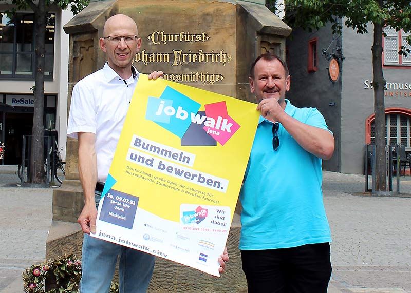 Freuen sich auf viele Besucher:innen zum Jobwalk Jena 2022: Wilfried Röpke (JenaWirtschaft, l.) und Organisator Peter Böttger.