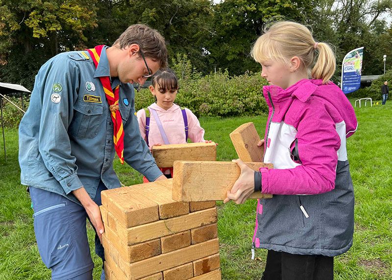 Mit einem vielseitigen Programm, mit Infoständen, Kreativangeboten, Rallys, Spielen und Musik wurde am Dienstag auf der Rasenmühleninsel der Weltkindertag gefeiert.