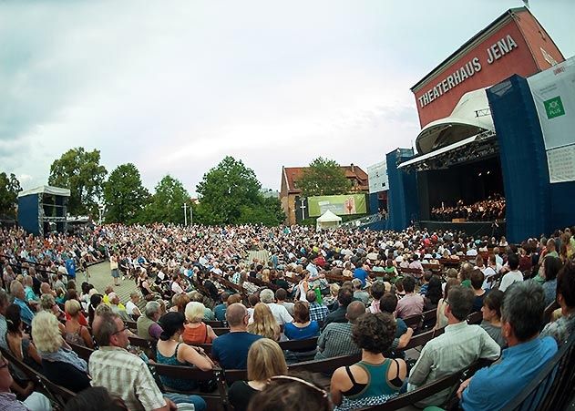 Der Countdown hat begonnen:  In wenigen Tagen wird der Ticketverkauf für alle Konzerte der KulturArena 2017 gestartet.