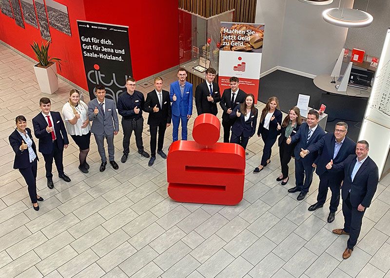 Ein neuer Lebensabschnitt beginnt: Sparkasse Jena-Saale-Holzland begrüßt neue Azubis.