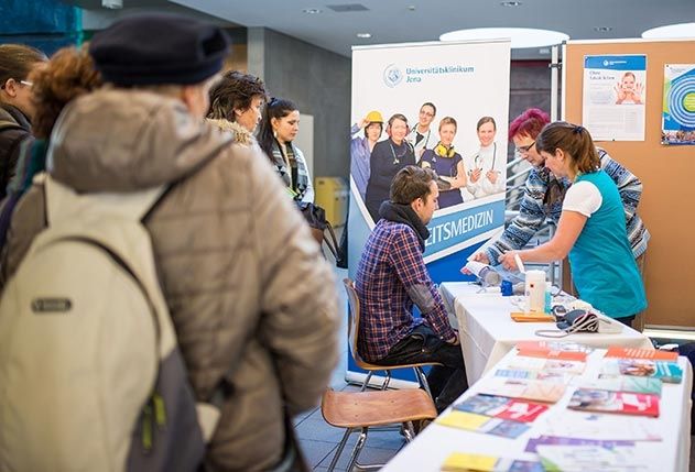 Mehr als 2.000 Besucher kamen am vergangenen Samstag zum 6. Gesundheitstag auf den Uni-Campus in Jena.