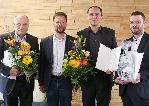 Eberhard Hertzsch (l.), Christian Gerlitz (2. v.r.)  und Benjamin Koppe (r.) wurden von OB Thomas Nitzsche als neue Dezernenten vereidigt.