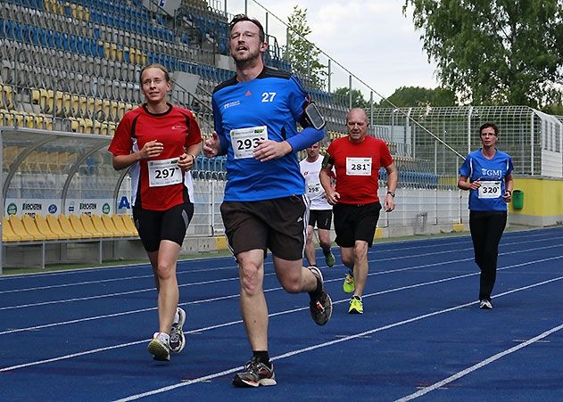 Der Jenaer Sommernachtslauf gehört seit vielen Jahren zu den traditionellen und größeren Laufveranstaltungen in Jena.