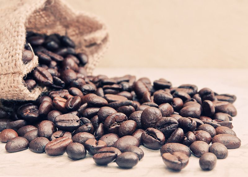Kaffee hat nicht wie Milch oder Schweinefleisch ein rasches Ablaufdatum, aber ohne die richtige und sachgerechte Aufbewahrung ist es schnell vorbei mit dem besonderen Kaffeegenuss.