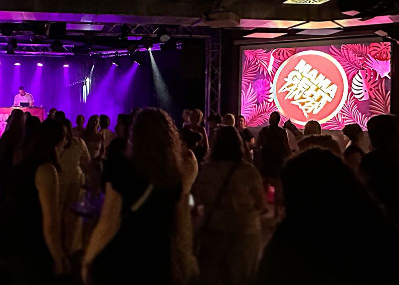 Das deutschlandweit erfolgreiche Konzept „Mama geht tanzen“ kommt am Samstag nach Jena.